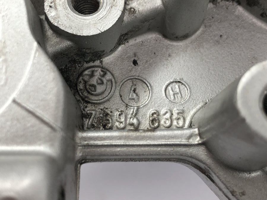 BMW R 1200 R R1ST [2008] - Můstek vidlice v horní části objímky řídítek