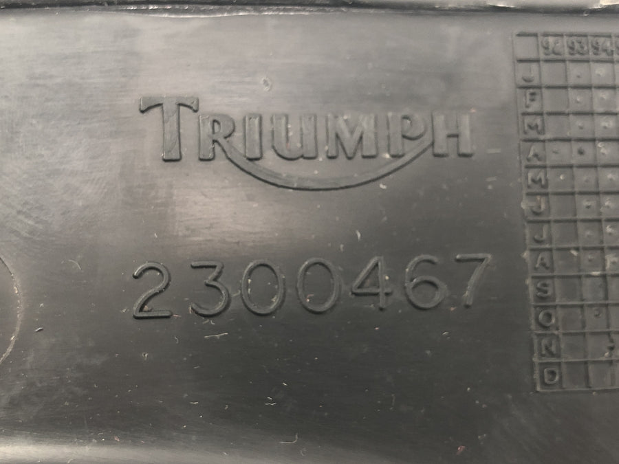 Triumph Daytona 900 T300D [1996] - vnitřní obložení krytu kokpitu vpředu
