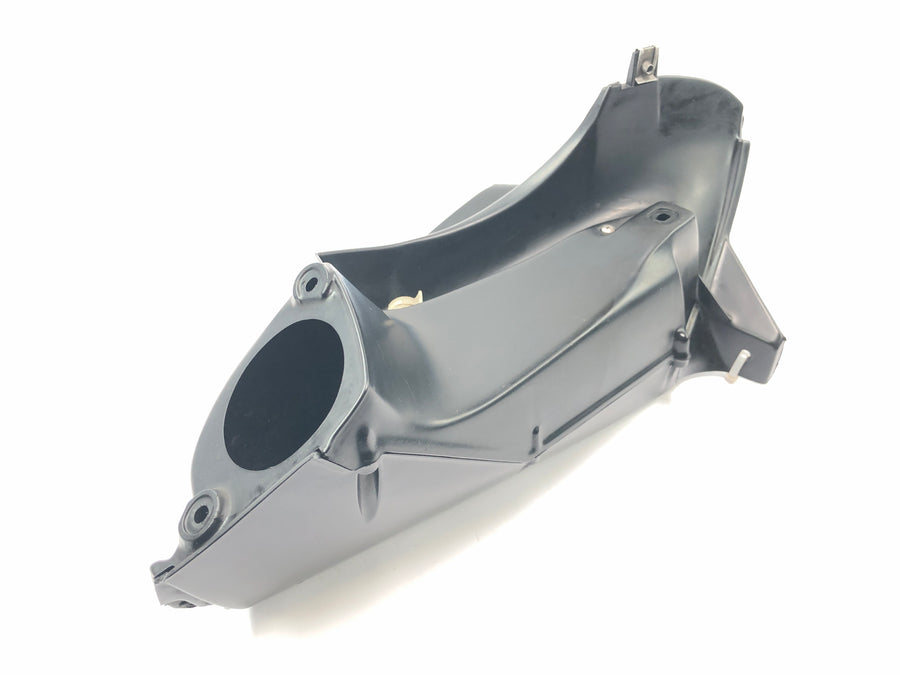Aprilia RSV 1000 RP Mille [2001] - Potrubí sání vzduchu vpravo