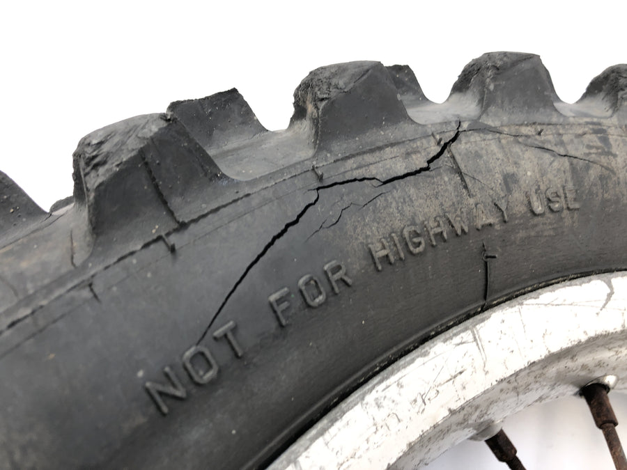 Yamaha TT 600 59X [1986] - Hinters Rim Rad 2,50 x 18 "pneumatiky porézní