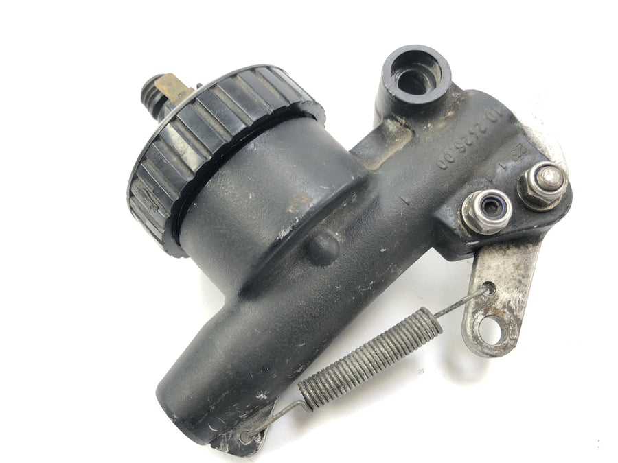 Moto Guzzi V 1000 VG [1980] - Brzdové čerpadlo za sebou