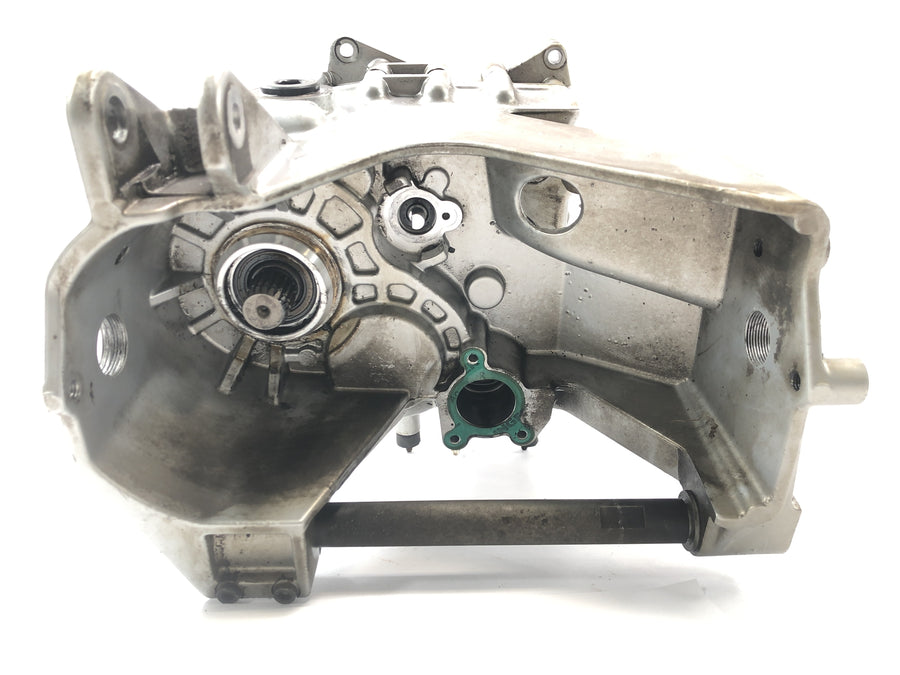 BMW R 1150 GS R21 [2002] - Vadný závit kyvné vidlice převodovky