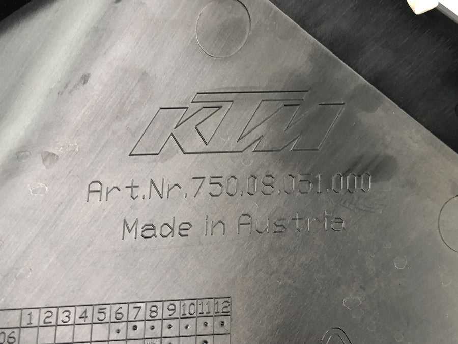 KTM Duke 690 A3 [2012] - Kryt kapotáže pravého bočního panelu