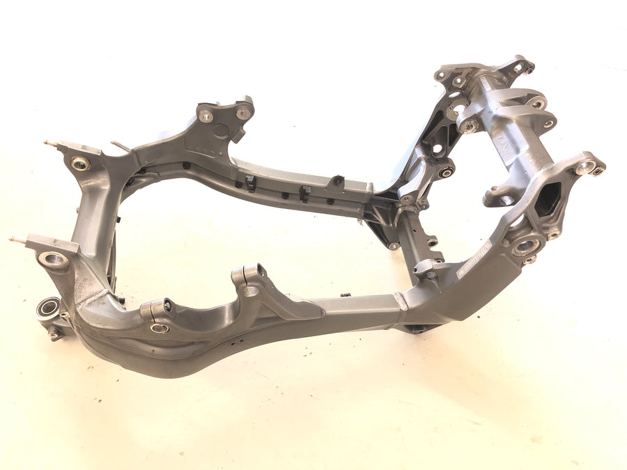 BMW K 1300 S K12S [2010] - rám s papíry