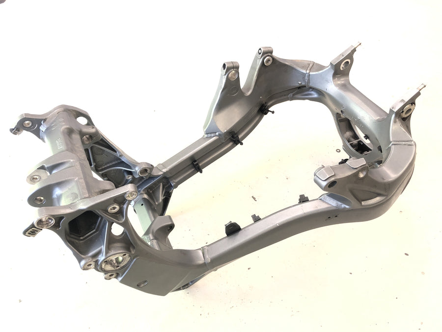 BMW K 1300 S K12S [2010] - rám s papíry