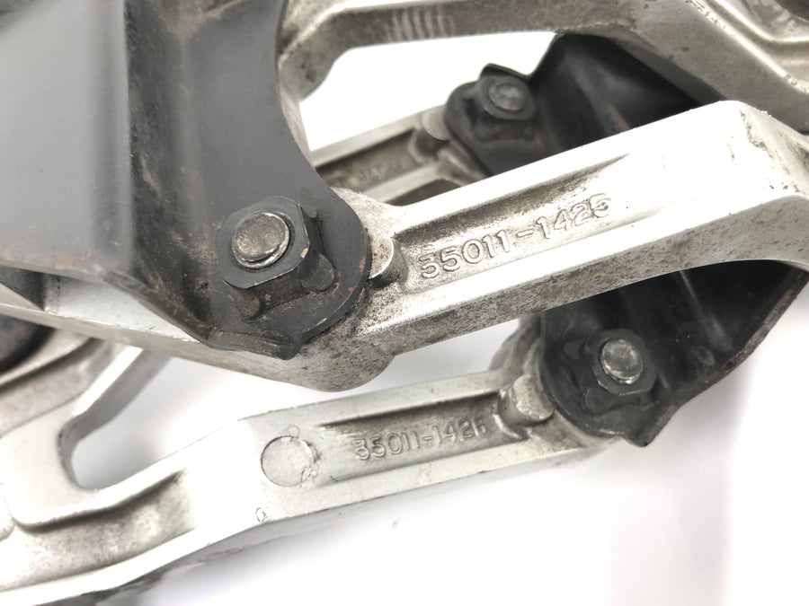 Kawasaki ZX -10 ZXT00B [1990] - Footrest Facility Socius Footrests vlevo a vpravo