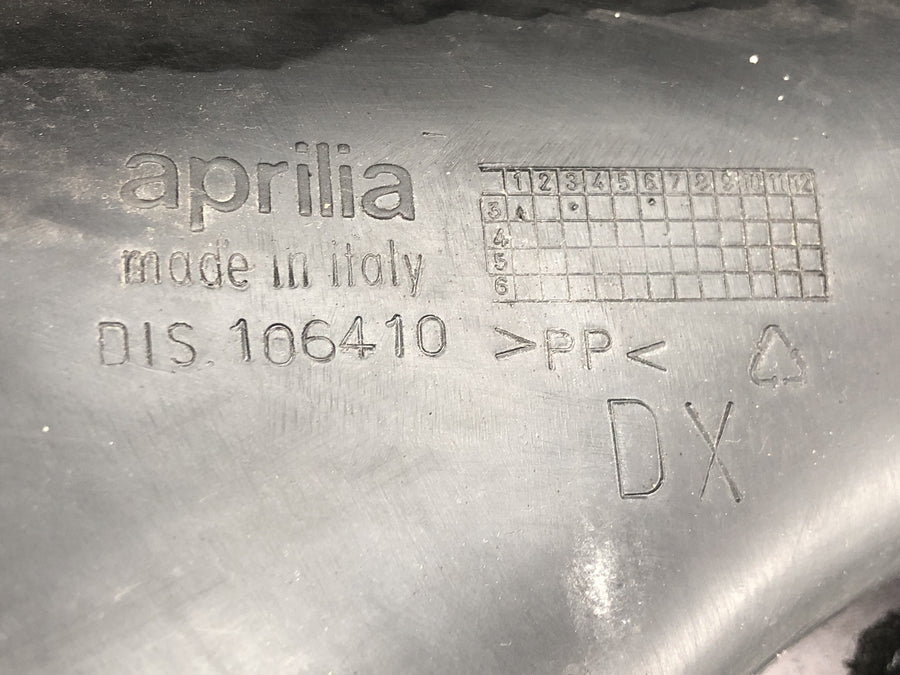 Aprilia RSV 1000 R [2004] - Pravá část bočního kapotáže