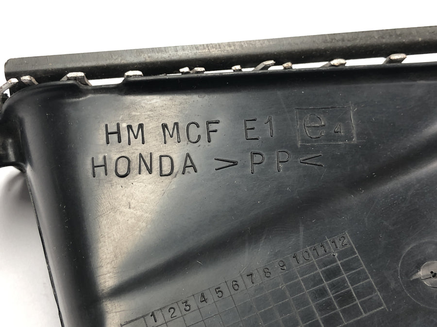 HONDA VTR 1000 SP 1 SC45 [2001] - Vstup vzduchu, vzduchové potrubí, přední vzduchové potrubí