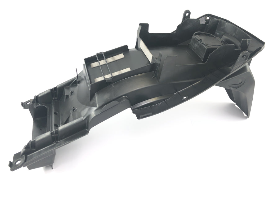 Suzuki GSF 1250 SA Bandit WVCH [2007] - zadní vnitřní díl zadní blatník