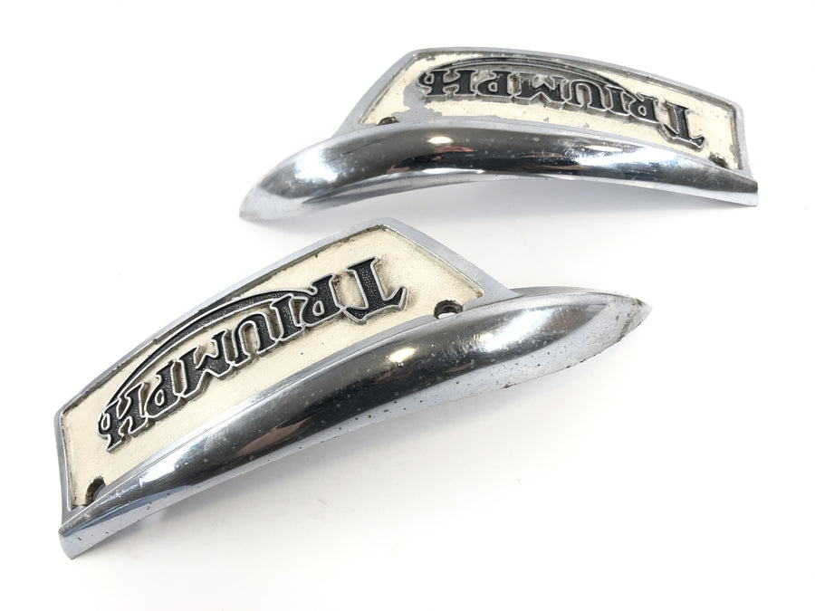 Triumph Bonneville T140V [1976] - Emblems tankové značky na pravé a levé sadě