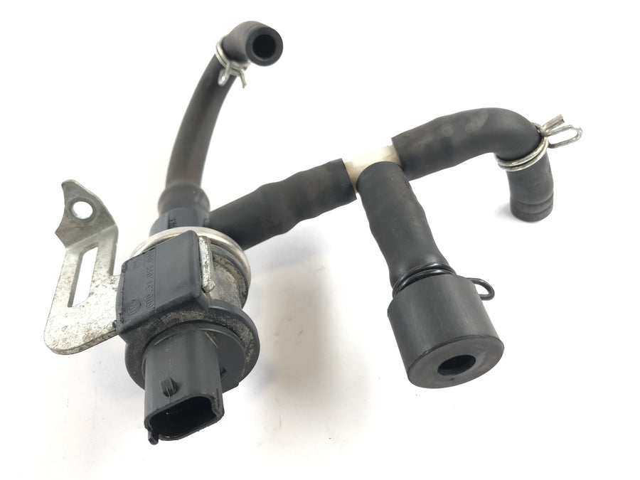 KTM LC4 640 EGS [2004] - Sekundární vzduch magnetického ventilu
