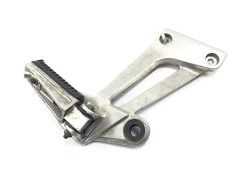 Yamaha XJR 1300 RP02 [1999] - Držák na opěrku nohou Pillion zadní pravý