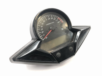 Honda CBR 125 R JC50 [2012] - Rychloměr v kokpitu přístrojové desky rychloměr