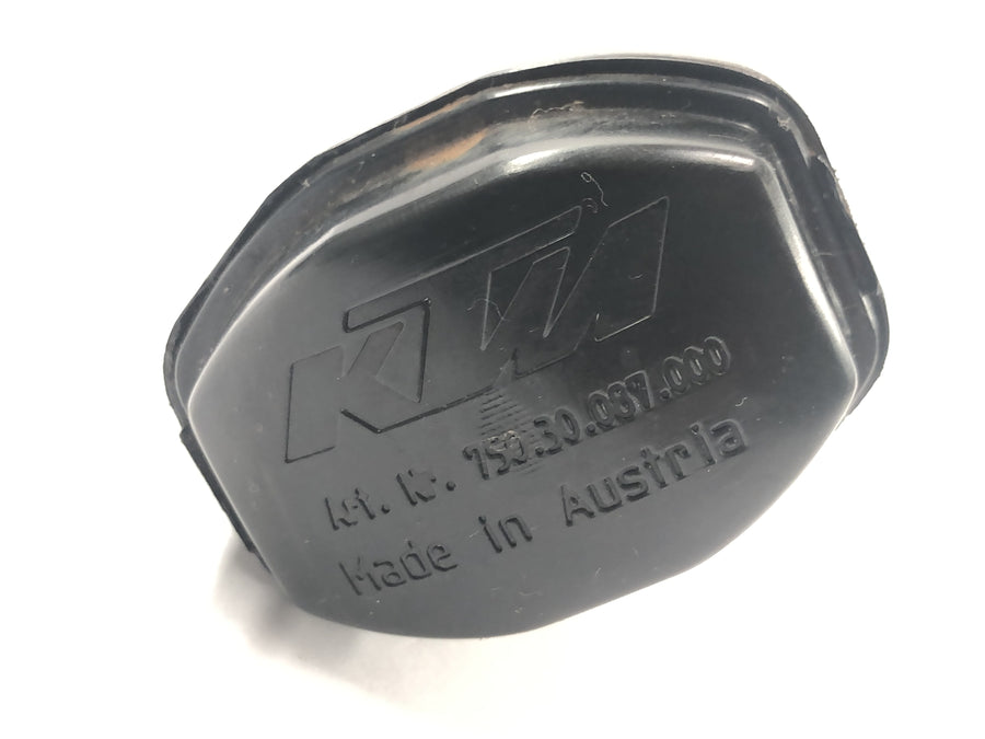 KTM Duke 690 A3 [2012] - palivový systém palivového filtru s aktivním uhlím a ventilační nádrží s uhlíkovým filtrem