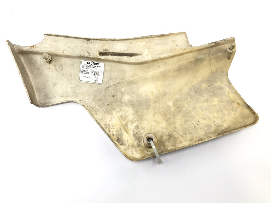 Honda XL 250 R MD03 [1993] - Boční panel pravý boční krycí panel