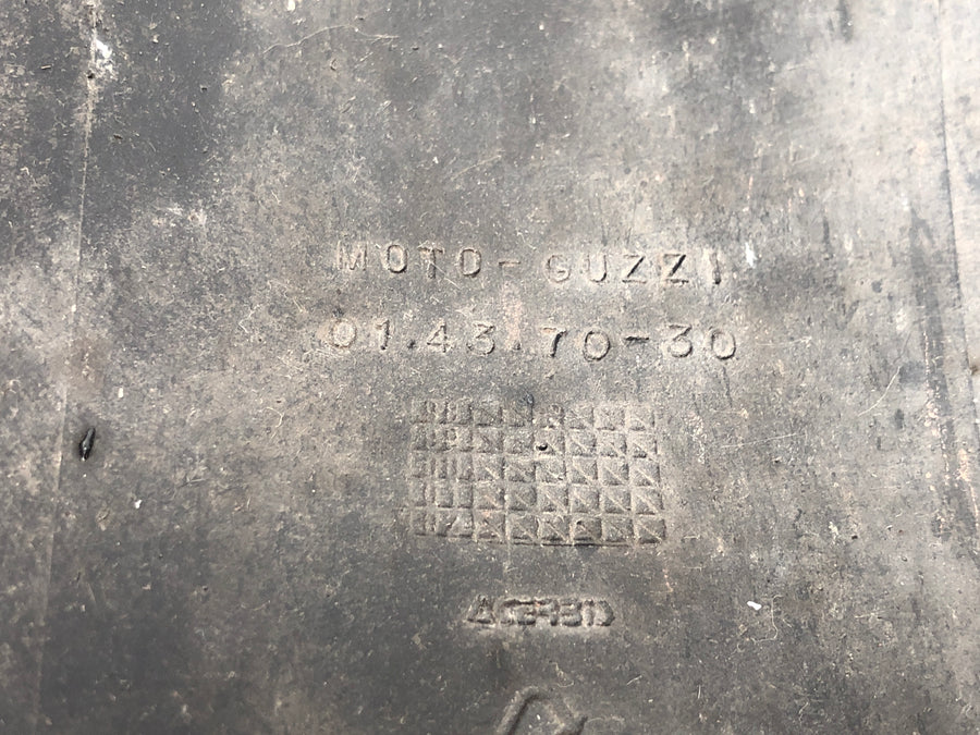 Moto Guzzi V11 Sport [1999] - Kryt zadního kola Ochranný kryt zadního blatníku
