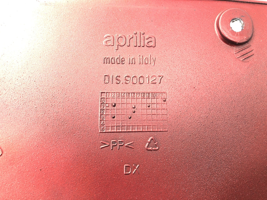 Aprilia RST 1000 FUTURA [2002] - Boční opláštění na pravé straně obálky dílu