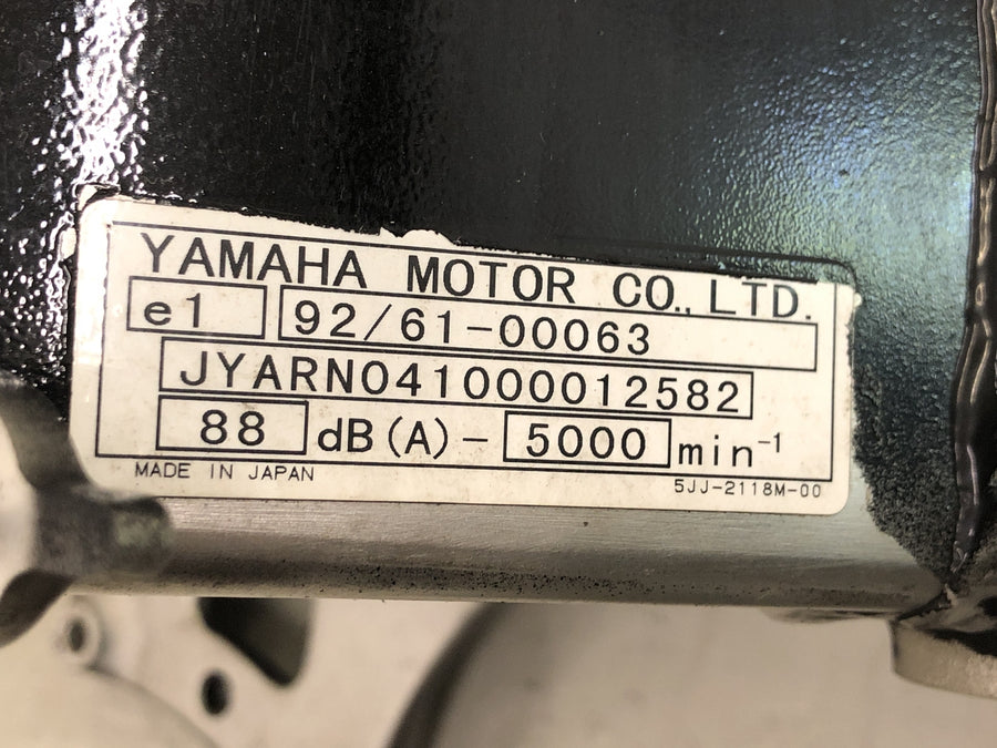 Yamaha YZF R1 RN04 [2001] - Rám hlavního rámu podvozku s papíry