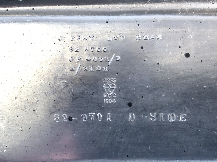Triumph Bonneville T140V [1976] - Emblems tankové značky na pravé a levé sadě