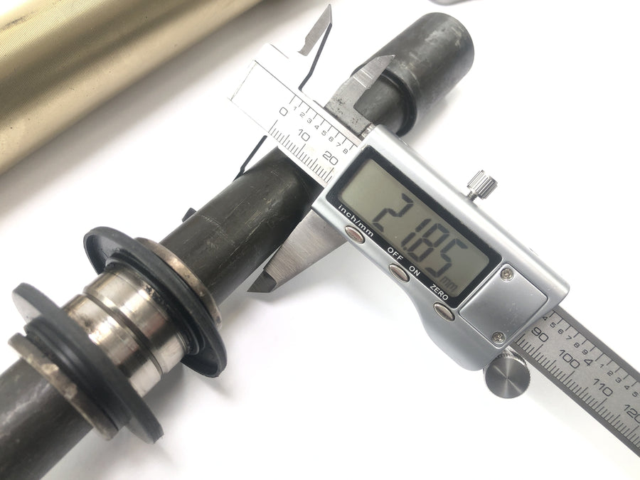 Yamaha YZF R1 RN01 [1998] - vidlice vidlice v přední nápravě s osou