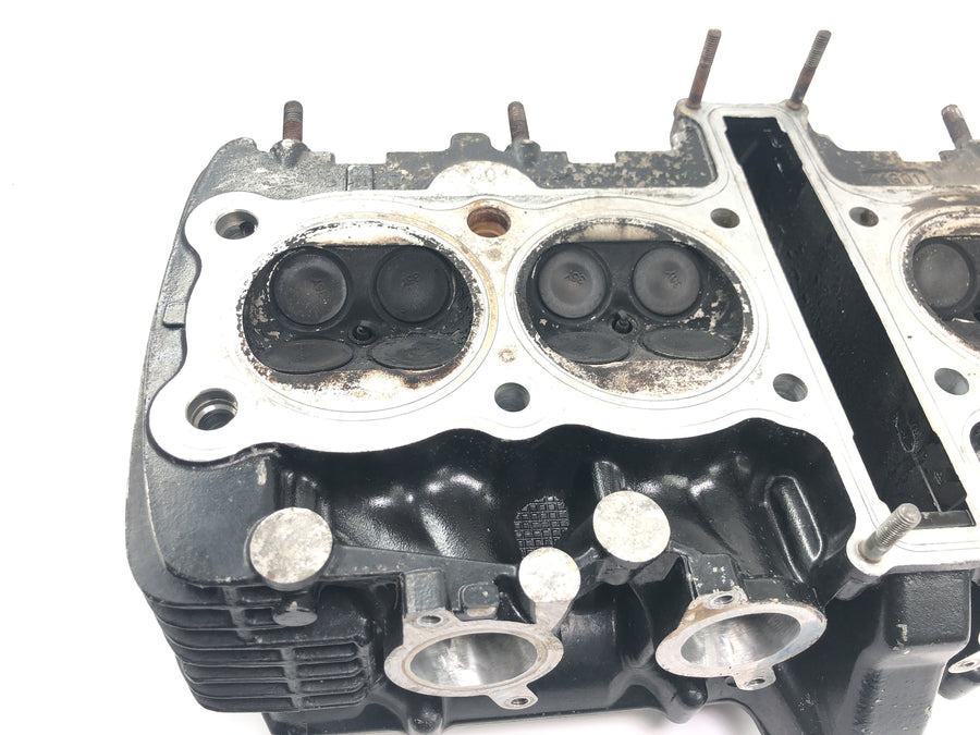 Yamaha XJR 1300 RP02 [1999] - hlava válců ventilový rozvod sedlo ventilu vedení ventilu