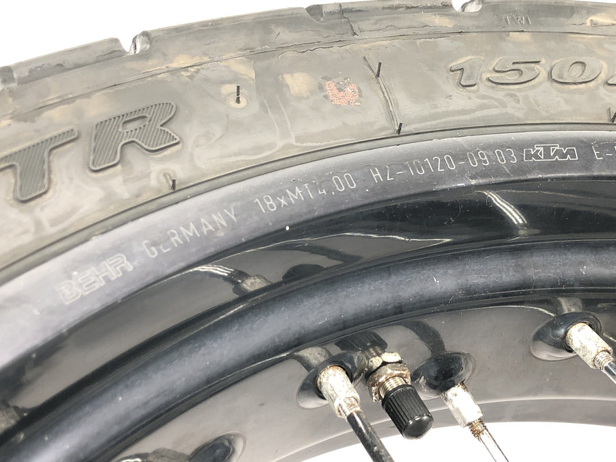 KTM 950 Adventure LC8 [2004] - paprskové kolo zadního ráfku 4,00 x 18"