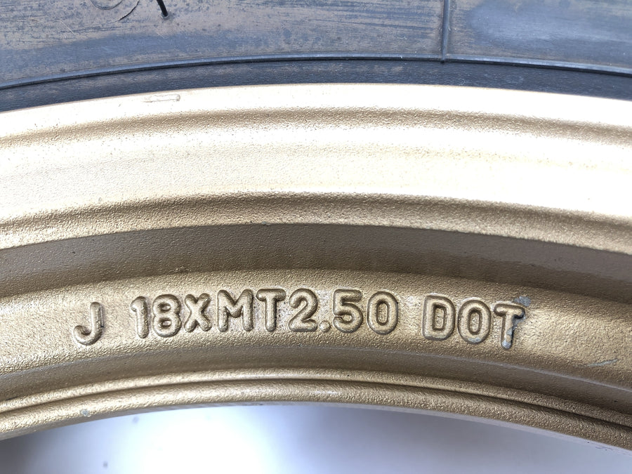 Yamaha Rd 350 YPVS 31K [1984] - Zlato okraje zadního kola s brzdovým kotoučem