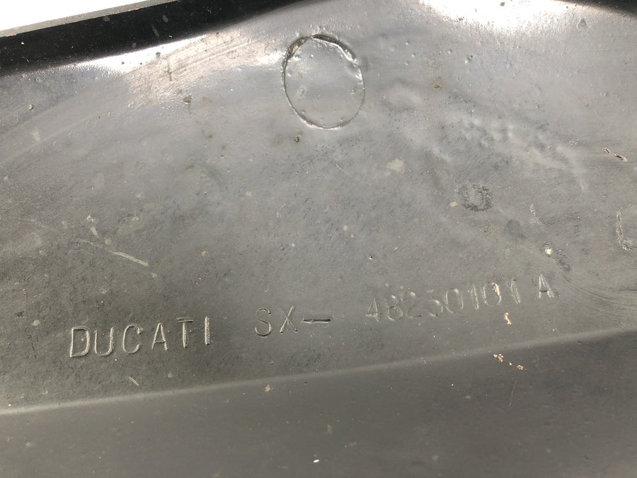 Ducati 900 SS [1991] - Zadní opláštění levého pláště