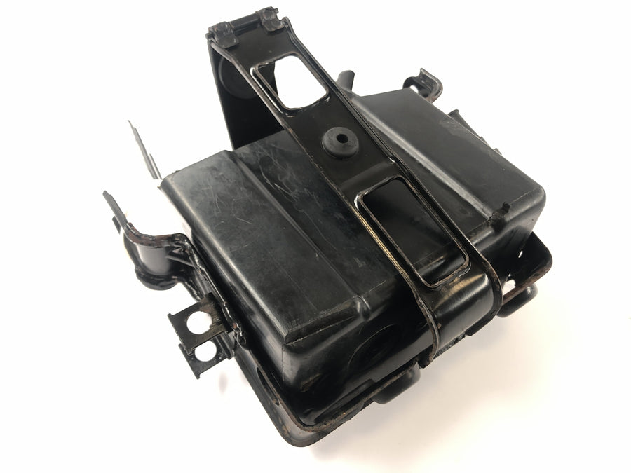 Honda XBR 500 PC15 [1989] - Absorpce držáku baterie baterie baterie