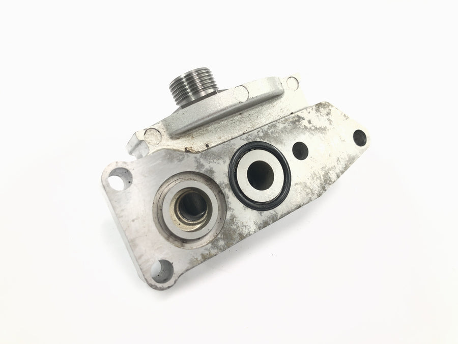 Yamaha XV 1600 Wild Star VP08 [2002] - pouzdro olejového filtru držák adaptéru olejového filtru