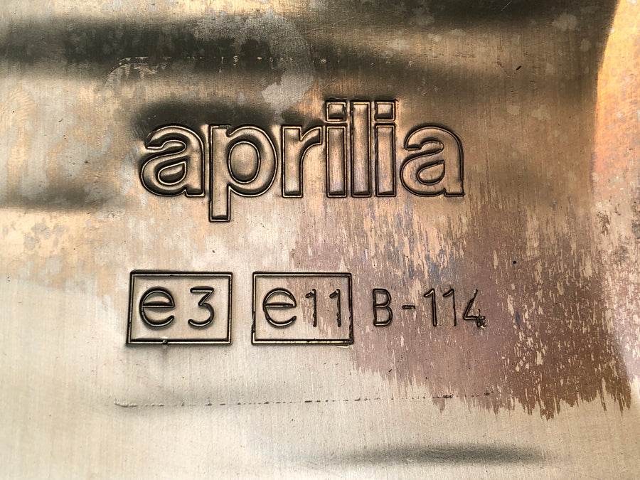 Aprilia RSV 1000 RP Mille [2001] - zadní tlumič výfuku