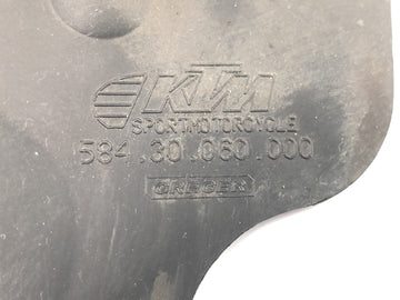 KTM 640 Adventure LC4 [2001] - kryt řetězového kola kryt motoru - 0