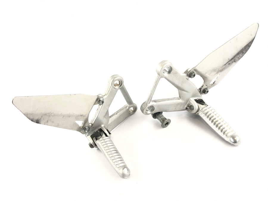 Ducati 1098 S H7 [2009] - Footrest řidiče vlevo a vpravo