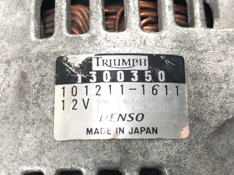 TRIUMPH DAYTONA 955I T595 [1998] - generátor alternátoru Denso 12V
