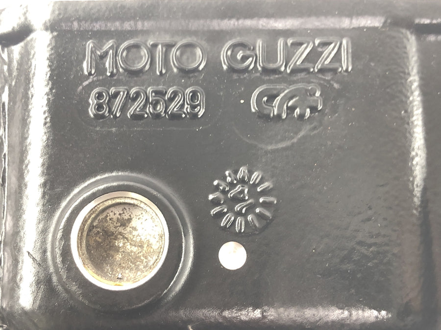 Moto Guzzi Stelvio 1200 8V [2016] - hlava ventilu hlavy válců pravá