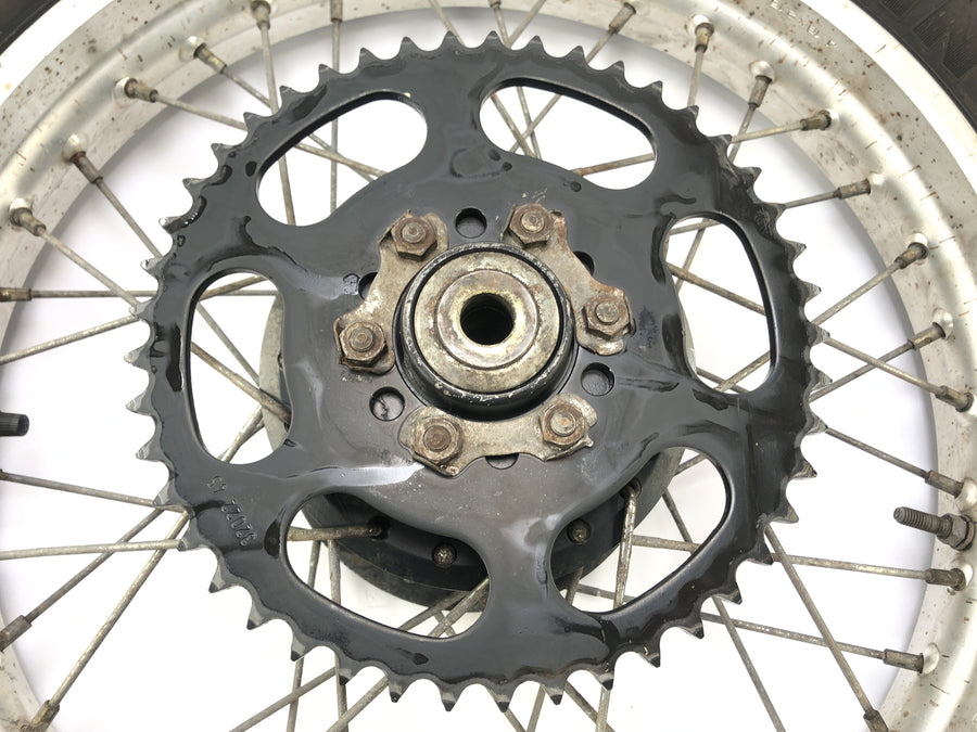 Yamaha XT 350 3YT / 55V [1990] - Ráz kola zadního kola s řetězem vzadu