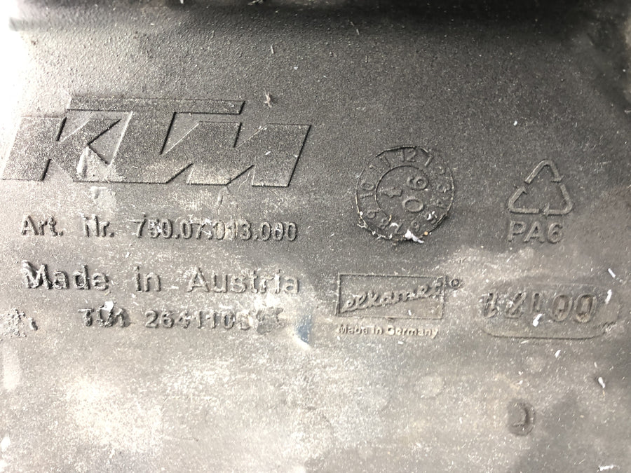KTM 690 SM Prestige [2007] - Benzínový tank