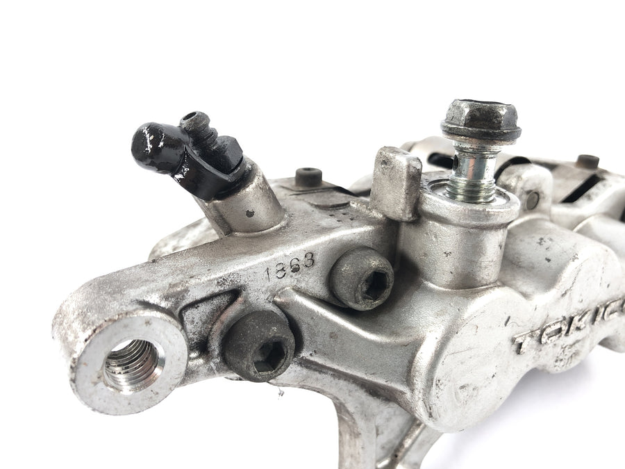 Kawasaki VN 1600 průměrný pruh VNT60B [2005] - brzdový třmen vlevo vlevo