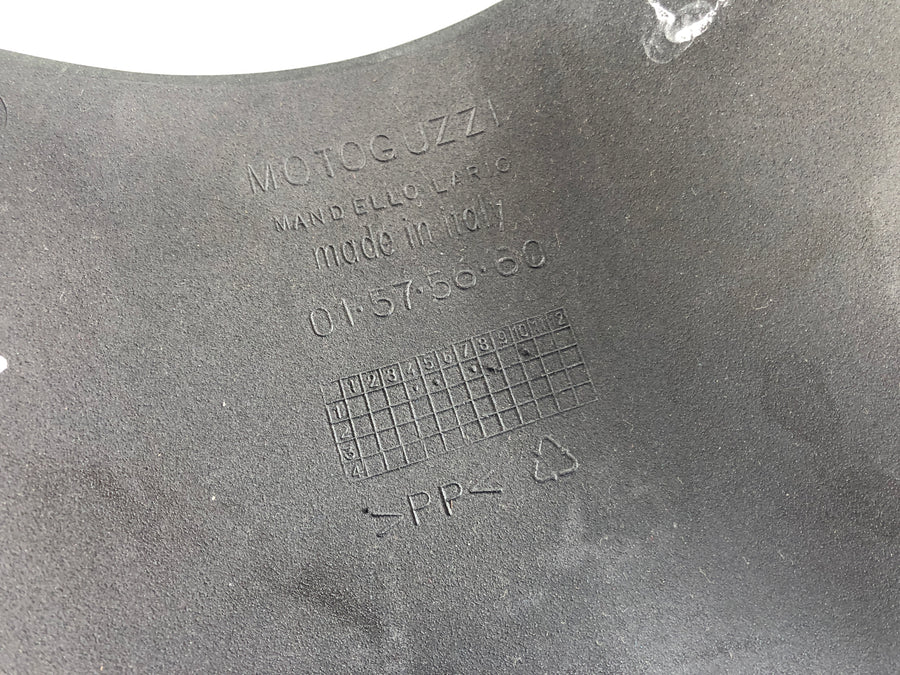 Moto Guzzi V11 Tenni [2001] - LMPEN Trim je ve středu nad přiřazením světlometů