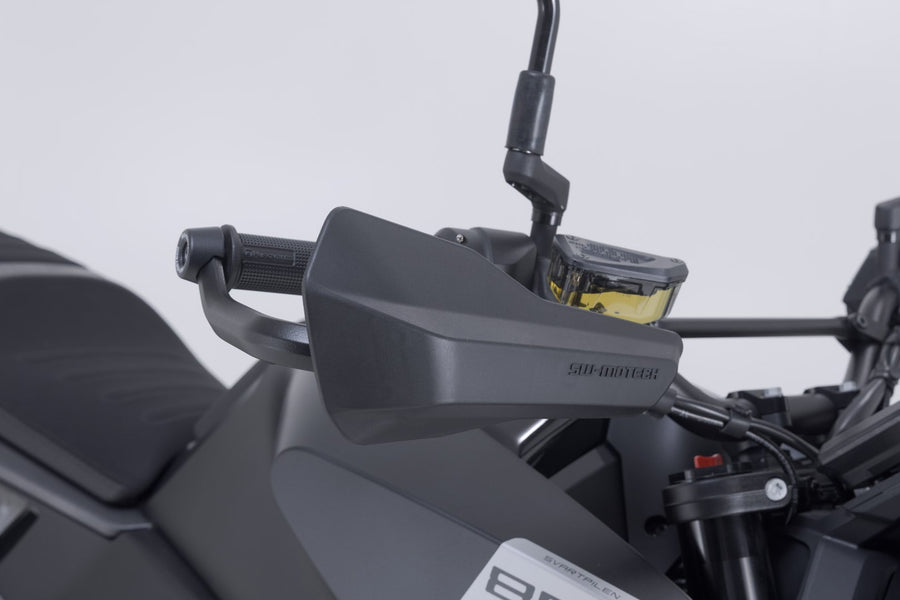 Husqvarna Svartpilen 801 [2024] - Sada sportovních chráničů rukou – obrázek 3