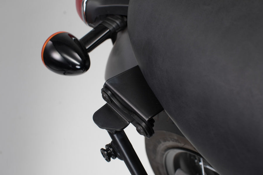 Triumph Bonneville 900 T 100 [2022-2026] - Adaptér pro boční nosič SLC/V-LOC pravý – obrázek 1