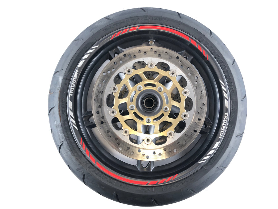 Triumf Speed ​​Triple 1050 515NJ [2005] - Kolébku předního kola s brzdovým kotoučem a pneumatikami