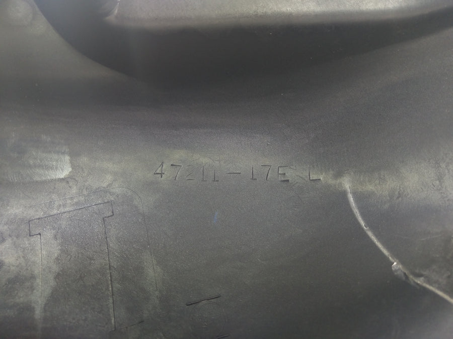 Suzuki GSX -R 750W GR7BA - STAROVÁNÍ STRÁNKY vzadu vzadu s crackem