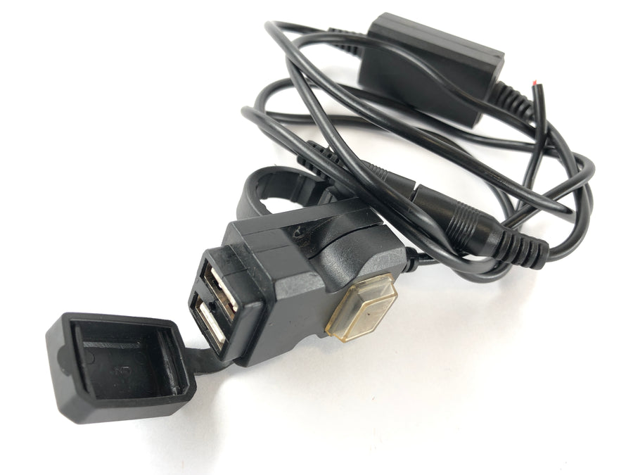 Triumph Speed ​​Triple T509 [1997] - USB zásuvka