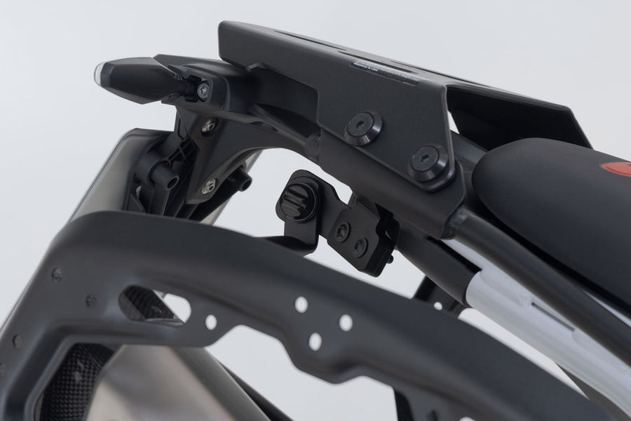 BMW F 900 GS [2024-2026] - sada bočních nosičů PRO – obrázek 6