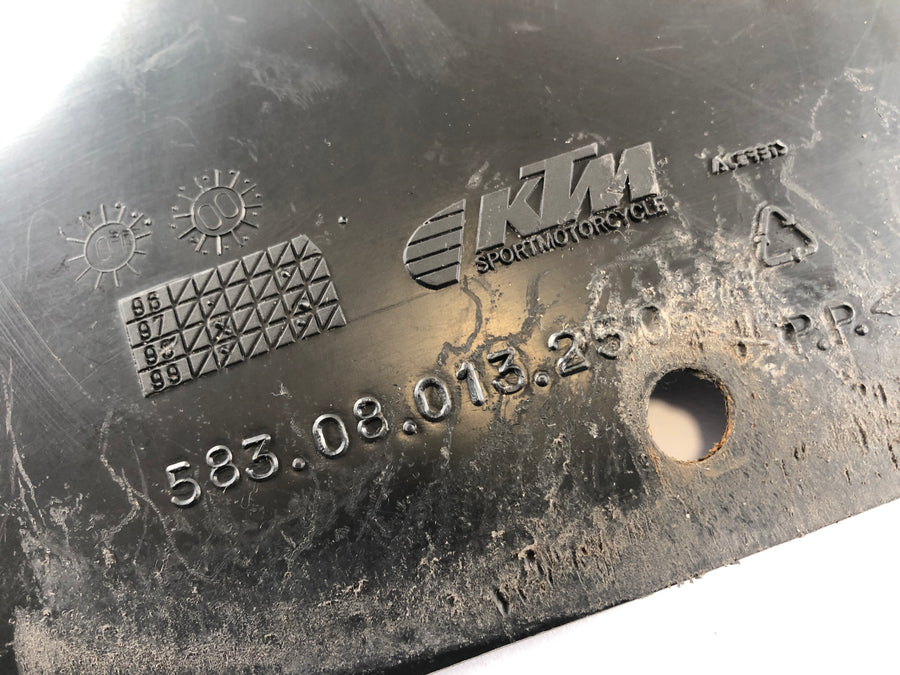KTM 640 LC4 Prestige [2003] - Ochrana proti stříkání