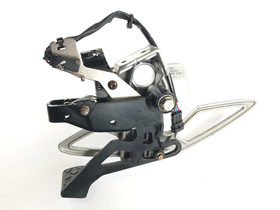 Can On The Spyder SM5 [2009] - Footrest Driver's Footrest vlevo s pedálem pro vás parkovací brzdu