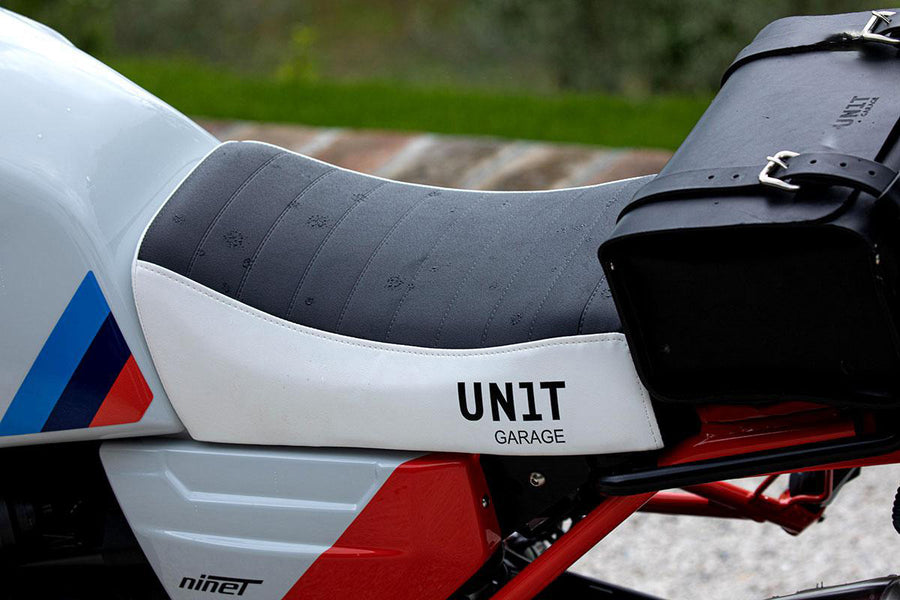BMW R nineT 1200 Scrambler [2016-2023] - Vordere Sitzbank Kit aus Sky Weiß/Schwarz