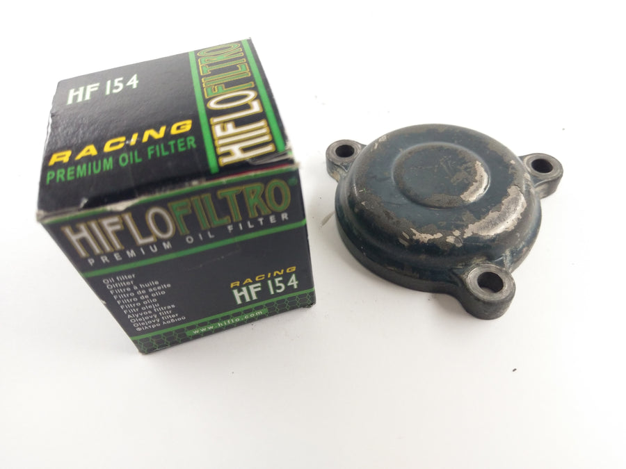 Husquvarna TE 250 H8 [2004] - olejový filtr s víkem olejového filtru