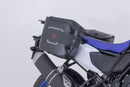 Yamaha Ténéré 700 [2019-2026] - boční nosič V-LOC vlevo – obrázek 6